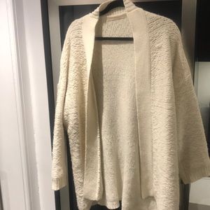 Gorgeous guess oversized sweater!!